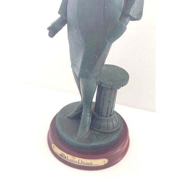 Louis Dionne Hand Made Ceramic Figurine 9 1/4" "Modern Lady in Green" - Picture 8 of 16